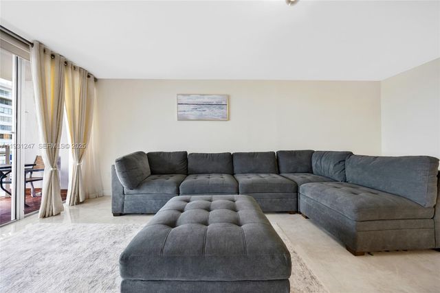 18081 Biscayne Blvd 1401, Aventura, FL 33160