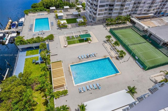 18081 Biscayne Blvd 1401, Aventura, FL 33160