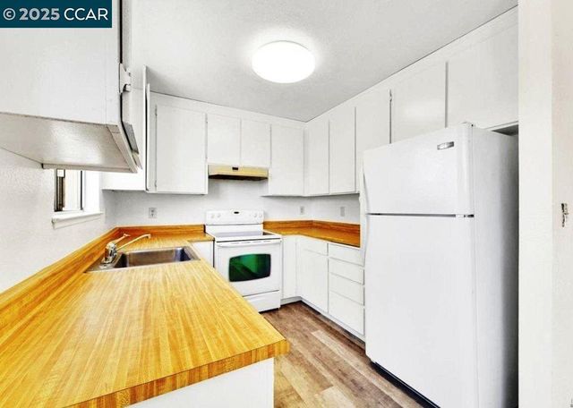 3712 Willow Pass Rd 32, Concord, CA 94519