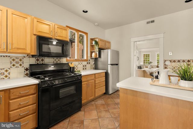 2015 ALLEN PL NW, Washington, DC 20009