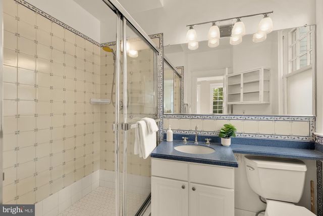2015 ALLEN PL NW, Washington, DC 20009