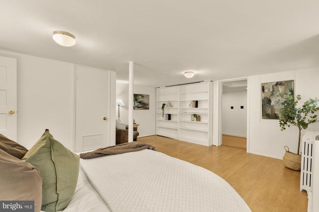 2015 ALLEN PL NW, Washington, DC 20009