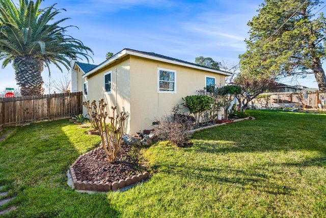 7495 21st St, Sacramento, CA 95822