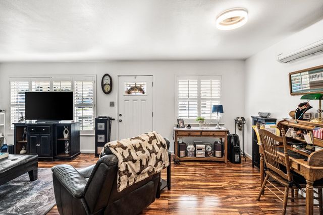 7495 21st St, Sacramento, CA 95822