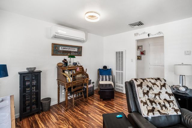 7495 21st St, Sacramento, CA 95822