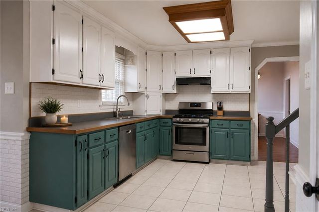 4528 Davids Mill DR, Chesapeake, VA 23321