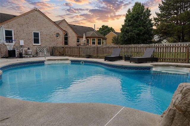 4528 Davids Mill DR, Chesapeake, VA 23321