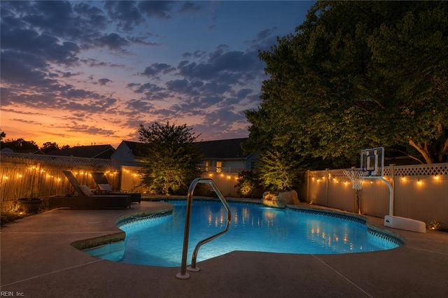 4528 Davids Mill DR, Chesapeake, VA 23321