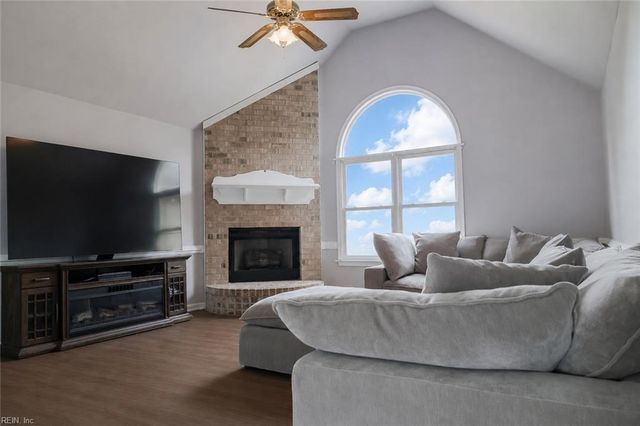 4528 Davids Mill DR, Chesapeake, VA 23321