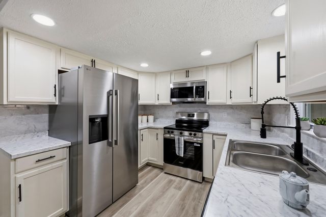 3717 Gladman Way, Lexington, KY 40514
