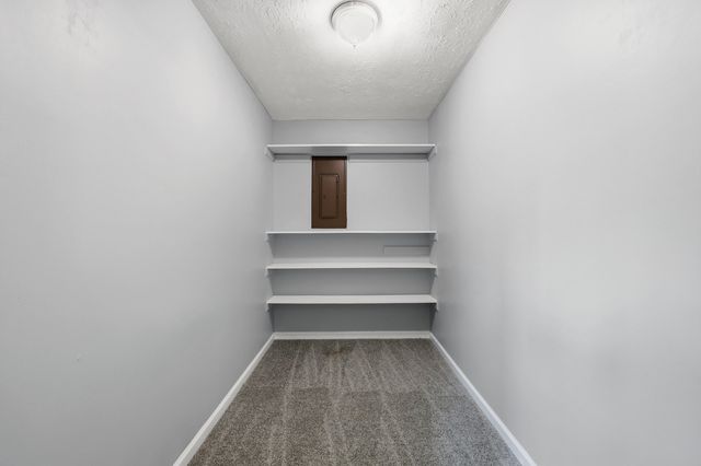 3717 Gladman Way, Lexington, KY 40514