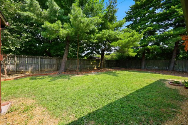 3717 Gladman Way, Lexington, KY 40514