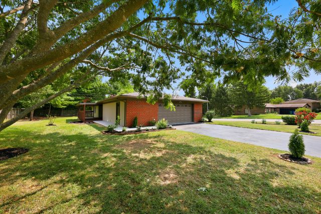 3717 Gladman Way, Lexington, KY 40514
