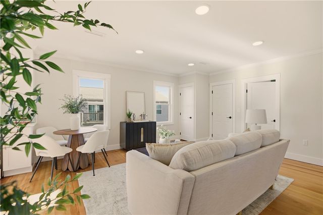 85 Bay View Avenue 2, Bristol, RI 02809