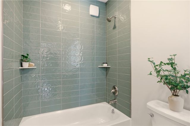 85 Bay View Avenue 2, Bristol, RI 02809