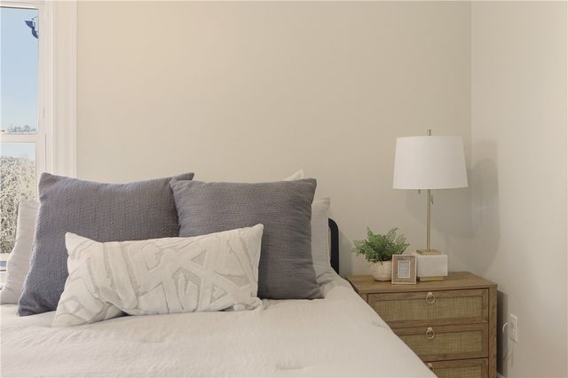 85 Bay View Avenue 2, Bristol, RI 02809