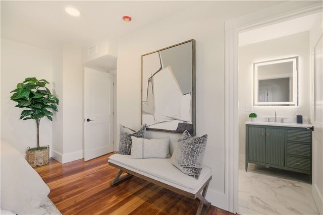 85 Bay View Avenue 2, Bristol, RI 02809