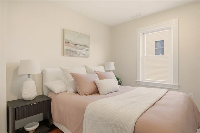 85 Bay View Avenue 2, Bristol, RI 02809