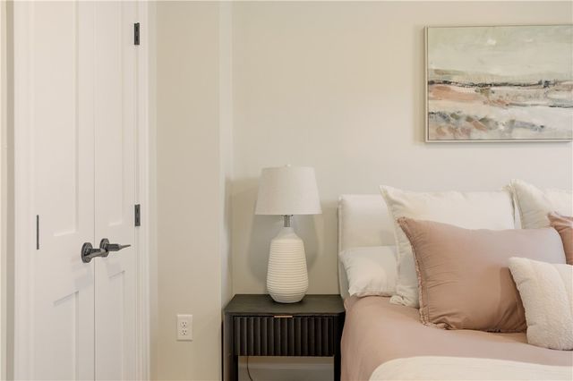 85 Bay View Avenue 2, Bristol, RI 02809