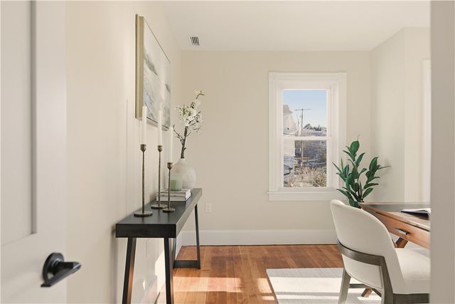 85 Bay View Avenue 2, Bristol, RI 02809