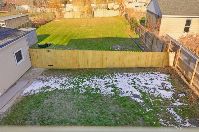 85 Bay View Avenue 2, Bristol, RI 02809