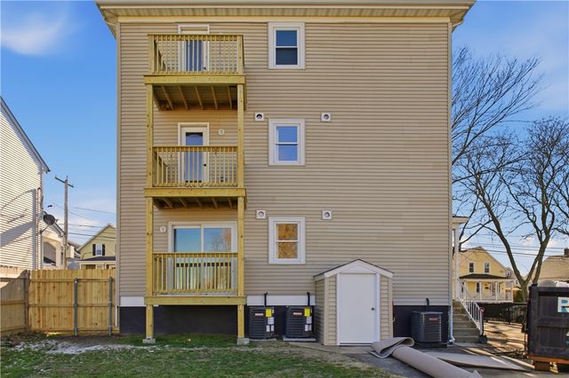 85 Bay View Avenue 2, Bristol, RI 02809