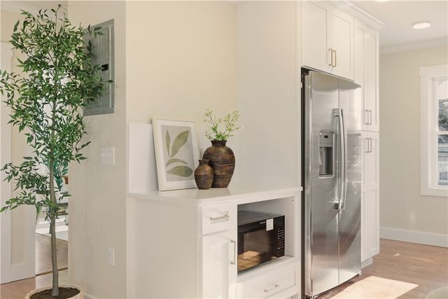 85 Bay View Avenue 2, Bristol, RI 02809