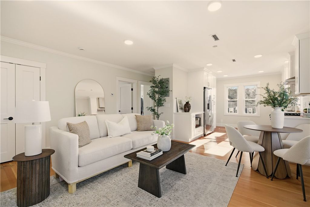 85 Bay View Avenue 2, Bristol, RI 02809