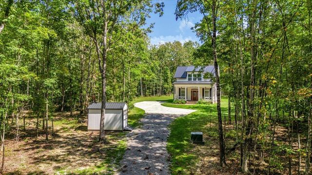765 Upper Firetower Road, Sequatchie, TN 37374