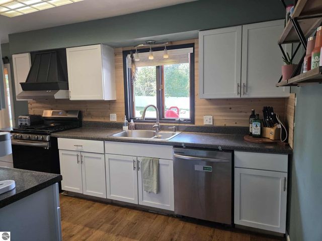 4381 Benson Road, Cadillac, MI 49601