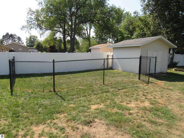 4381 Benson Road, Cadillac, MI 49601