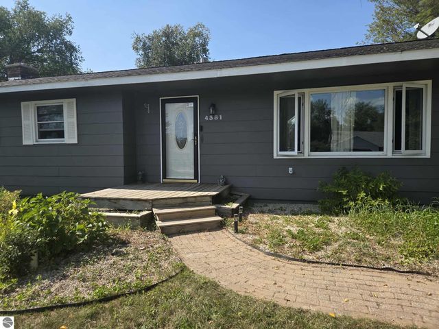 4381 Benson Road, Cadillac, MI 49601