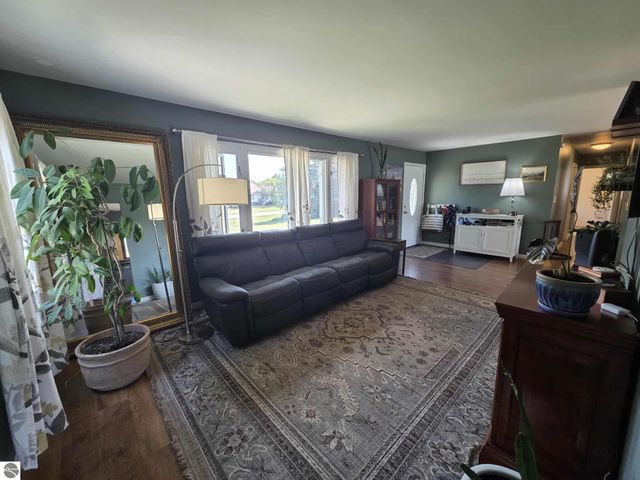 4381 Benson Road, Cadillac, MI 49601