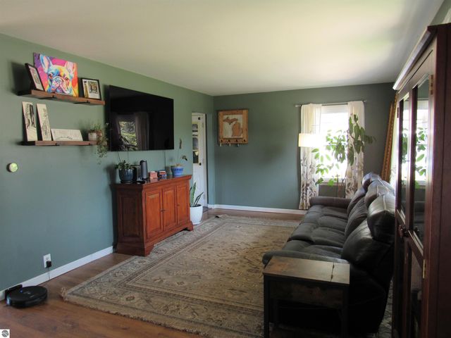 4381 Benson Road, Cadillac, MI 49601