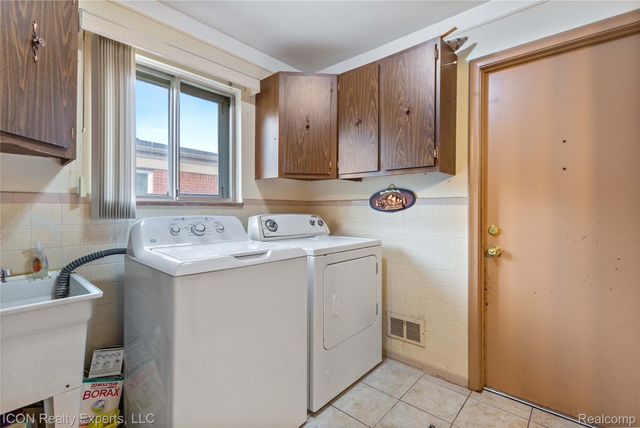 35285 Lana Lane, Sterling Heights, MI 48312