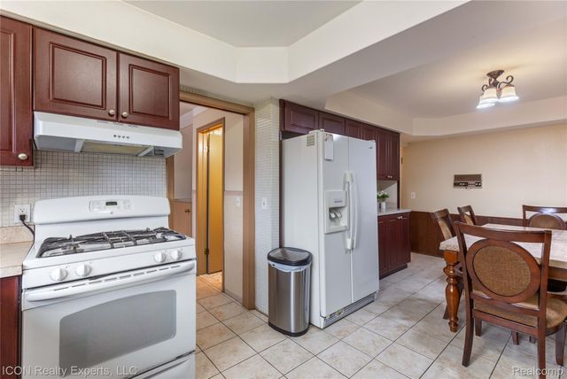 35285 Lana Lane, Sterling Heights, MI 48312