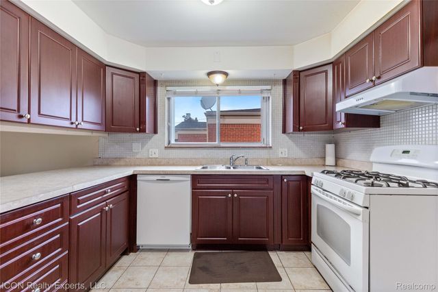 35285 Lana Lane, Sterling Heights, MI 48312