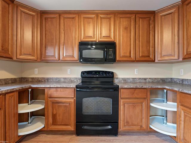 35818 Foxwood Court, Harrison Twp, MI 48045