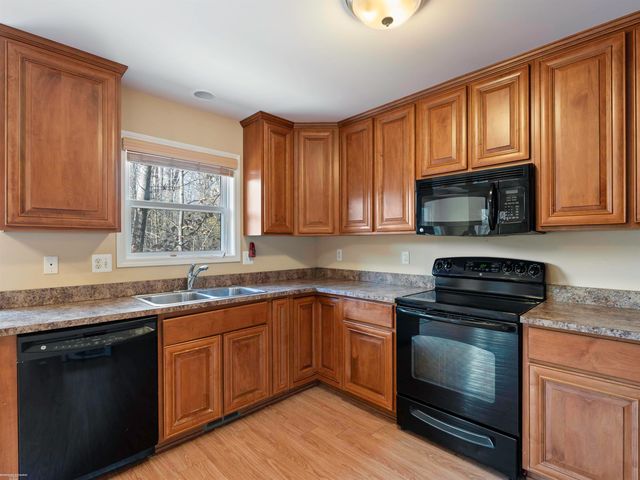 35818 Foxwood Court, Harrison Twp, MI 48045