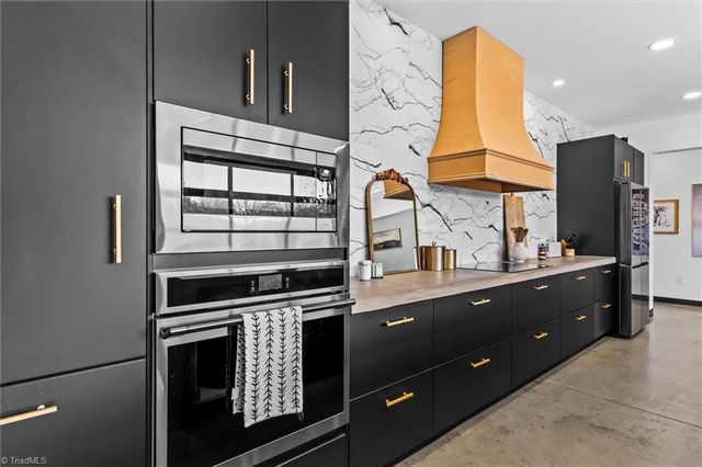 210 Meadow Stone Lane, Mount Airy, NC 27030