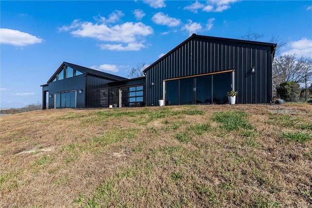 210 Meadow Stone Lane, Mount Airy, NC 27030