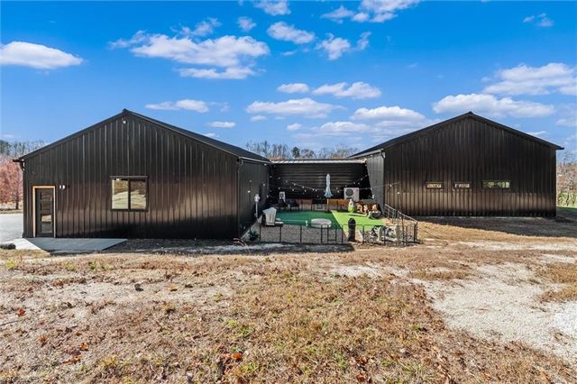 210 Meadow Stone Lane, Mount Airy, NC 27030