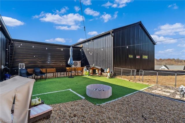 210 Meadow Stone Lane, Mount Airy, NC 27030