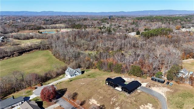 210 Meadow Stone Lane, Mount Airy, NC 27030