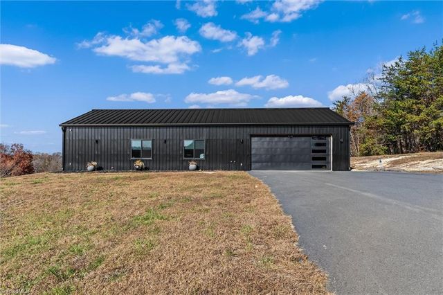 210 Meadow Stone Lane, Mount Airy, NC 27030