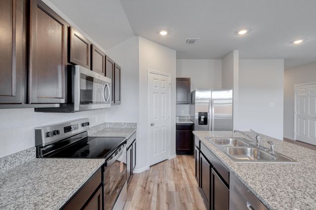167 McNamara CT, Jarrell, TX 76537
