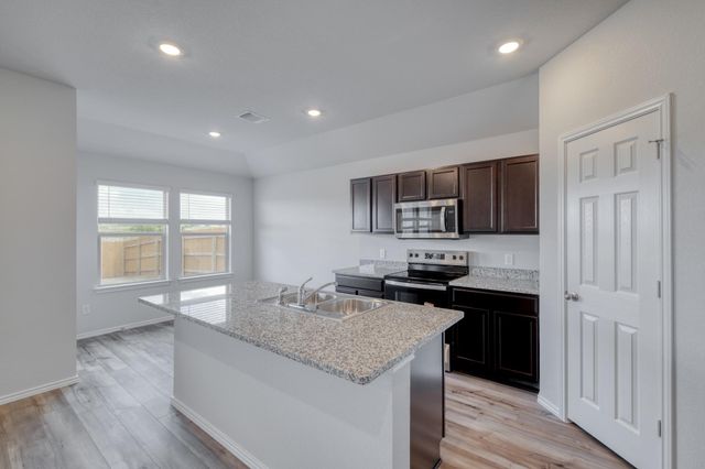 167 McNamara CT, Jarrell, TX 76537