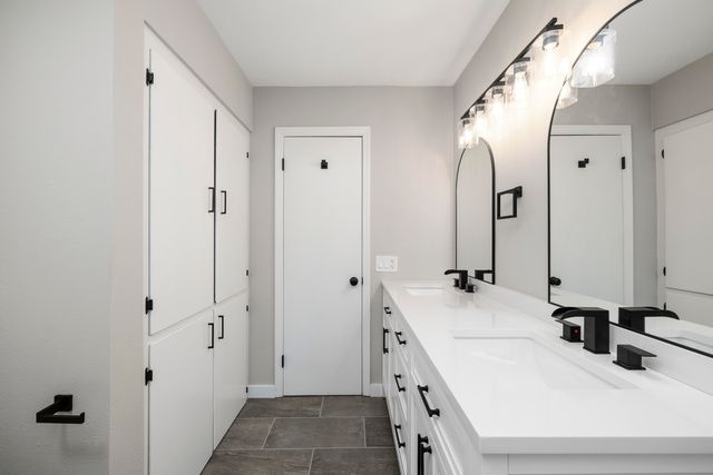 1125 W Highland Street, Springfield, MO 65807