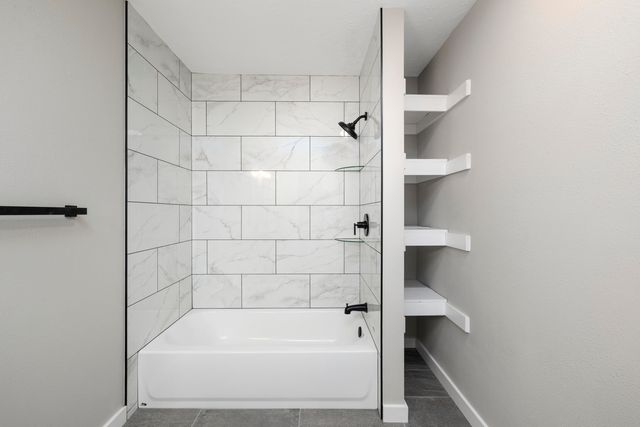 1125 W Highland Street, Springfield, MO 65807