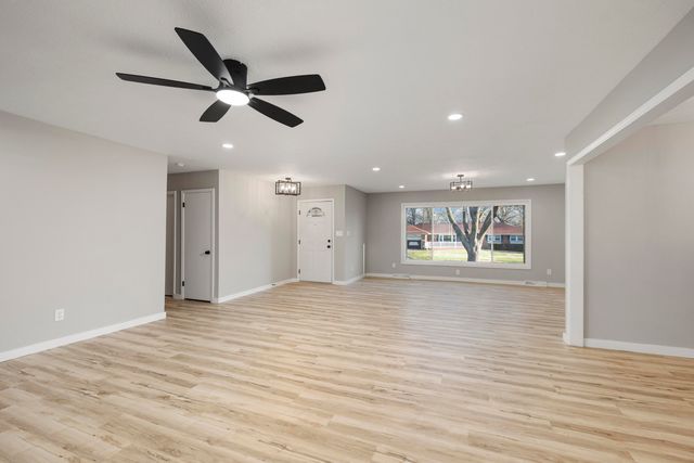 1125 W Highland Street, Springfield, MO 65807